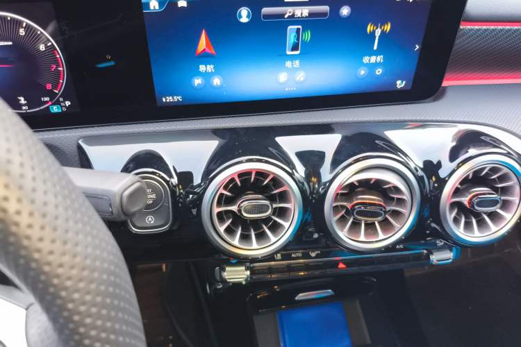 Used Mercedes-Benz A-Class 2025 A 200 L Fashion Model Audio And AC Panel