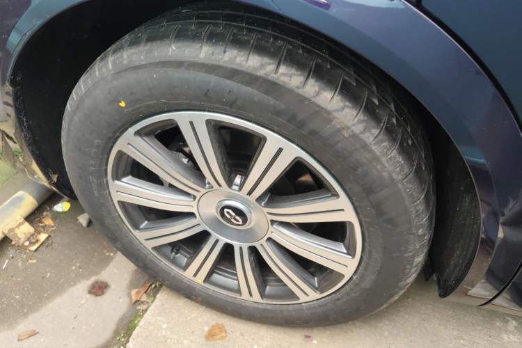 Used Hima AITO M8 2025 Model Pure Electric Max+ Five-Seat Long-Range Version