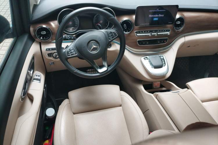 Used Mercedes-Benz V-Class 2022 V 260 L Long-wheelbase Luxury Edition