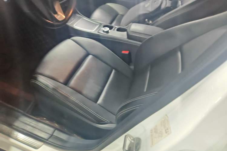 Used Mercedes-Benz GLA 2017 GLA 200 Fashion Model Left Front Seat