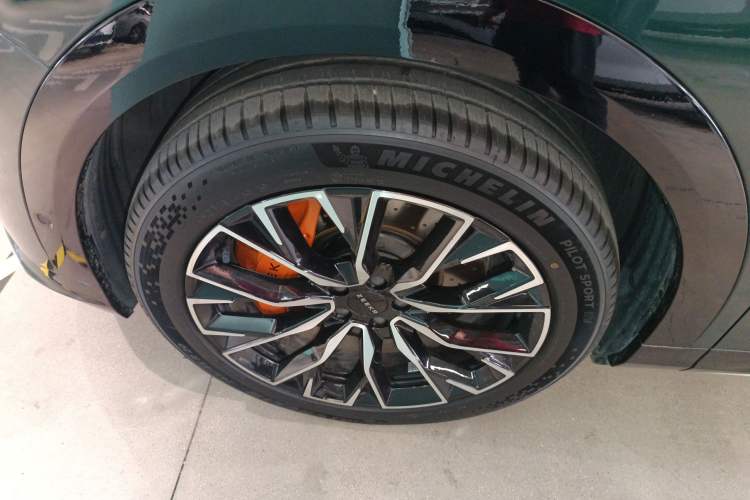 Used Zeekr 7X 2025 100 kWh Long-Range Rear-Wheel Drive with Intelligent Driving Features