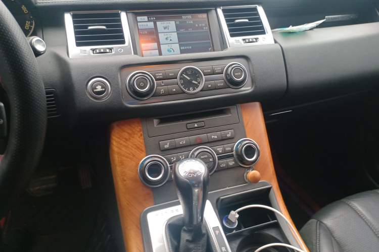 Used Land Rover Range Sport 2012 5.0 NA V8 HSE Audio And AC Panel