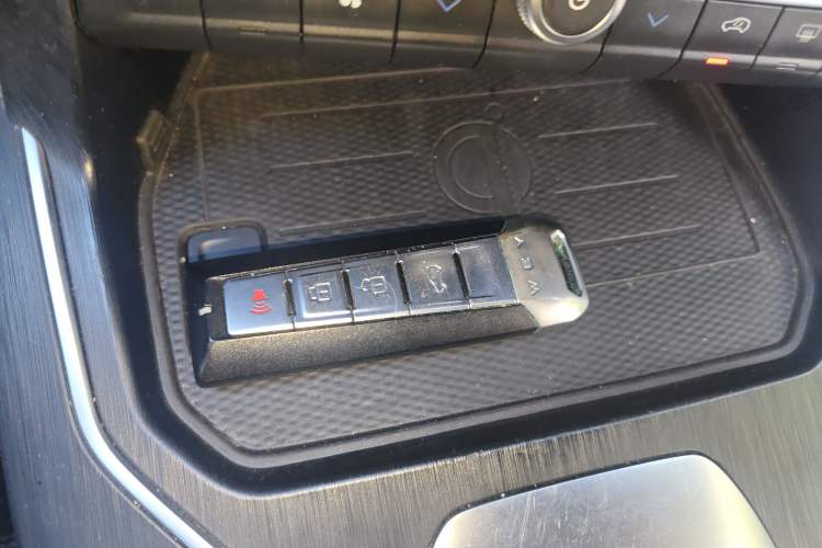 Used Wey VV6 2018 2.0T Two-Wheel Drive Flagship Version China V Standard