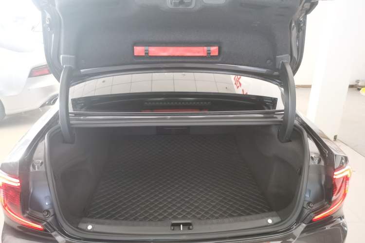 Used Volvo S90 2024 B5 Zhiyuan Luxury Edition