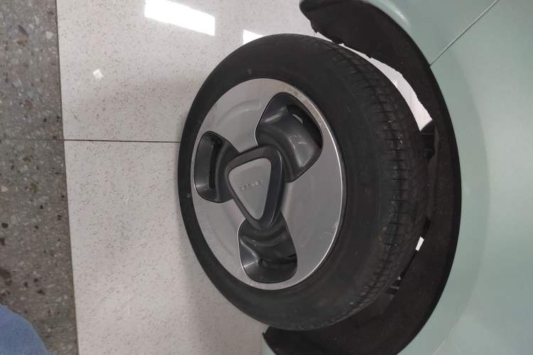 Used Geely Galaxy Panda 2023 Panda Mini 200km Dynamic Bear Right Rear Wheel Hub