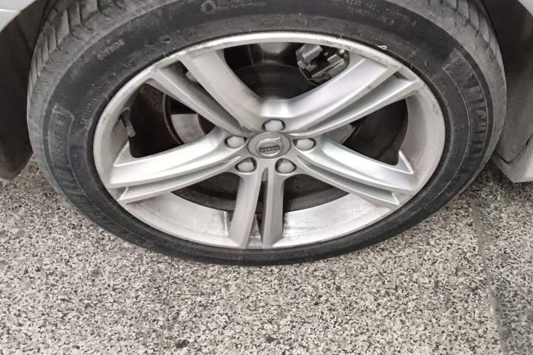 Used Volvo S90 2018 T4 Zhiyuan Edition
