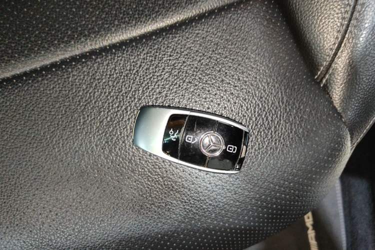 Used Mercedes-Benz E-Class 2017 E 300 L Sport Luxury Edition Interior 1