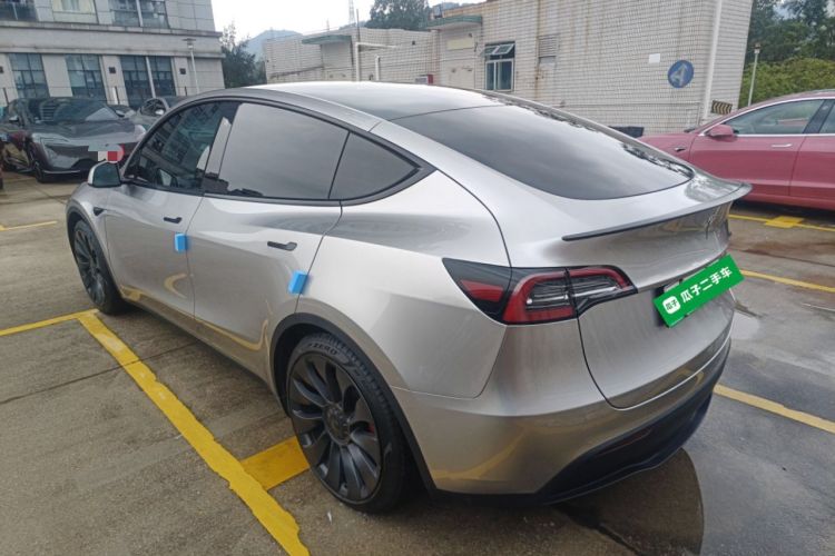 Used Tesla Model Y 2023 High-Performance All-Wheel-Drive Version
