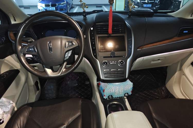 Used Lincoln MKC 2014 2.0T Two-Wheel-Drive Luxury Edition Center Console