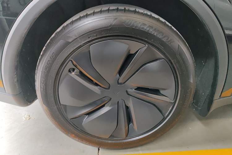 Used Tesla Model Y 2025 Updated Version Long-Range All-Wheel Drive