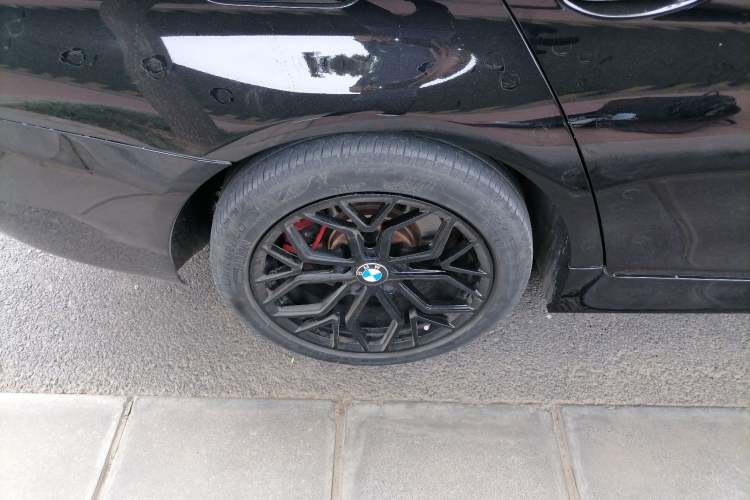 Used BMW 5 Series 2014 535Li Leading Model
