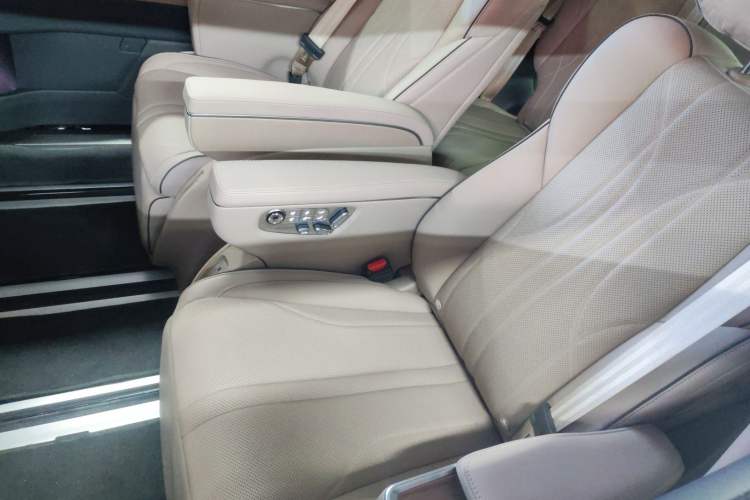 Used XPeng X9 2025 740 Ultra-Long Range Max
