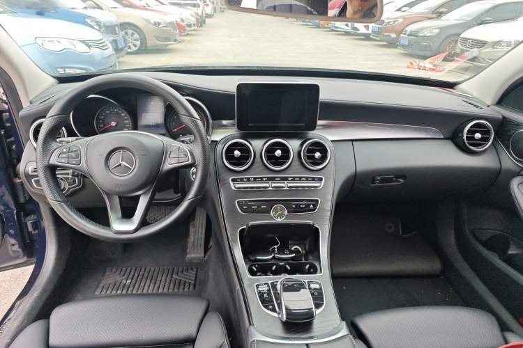 Used Mercedes-Benz C-Class 2016 C 200 L Sport Edition Center Console