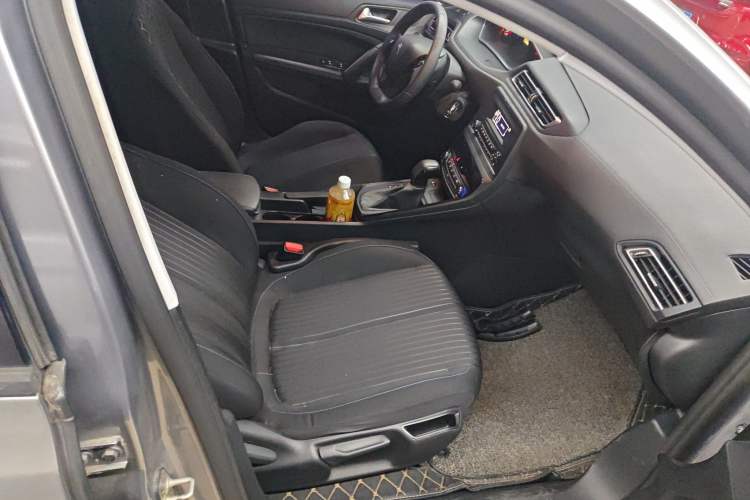 Used Peugeot 308 2016 1.6L Automatic Fashion Edition