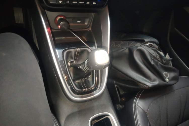 Used Baojun 510 2017 1.5L Manual Fashion Model Gear Lever