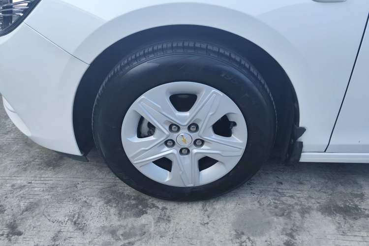 Used Chevrolet Cavalier 2019 320 Automatic Enjoyment with Sunroof Left Front Wheel Hub