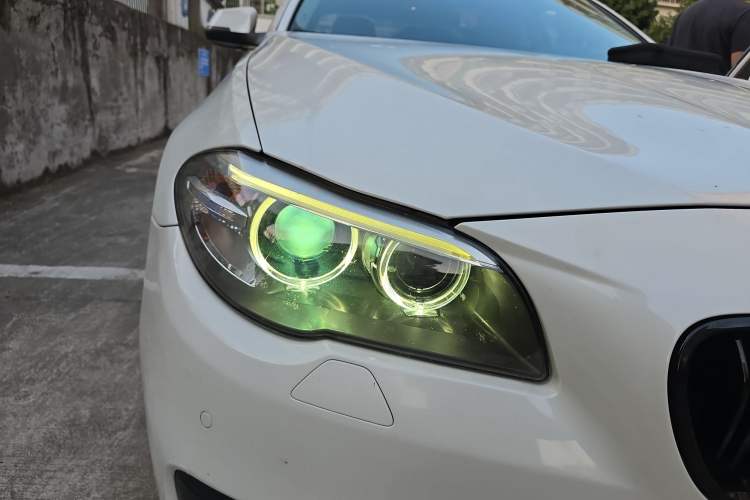 Used BMW 5 Series 2014 528Li Leading Model Right Front Headlight