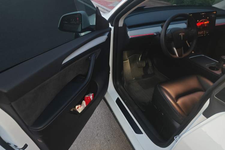 Used Tesla Model Y 2023 Rear-Wheel-Drive Version