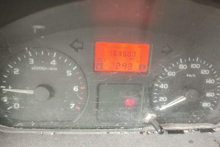 Used Wuling Rongguang 2011 1.2L Base Version Odometer Close Up