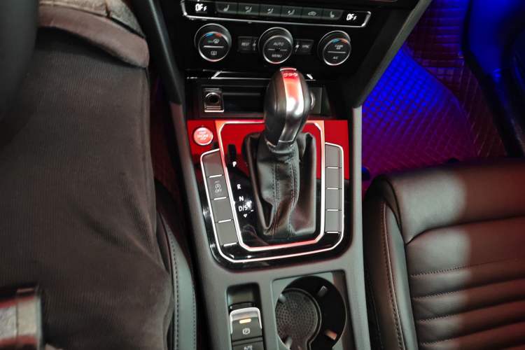 Used Volkswagen Magotan 2019 330TSI DSG Luxury Version China VI Standard