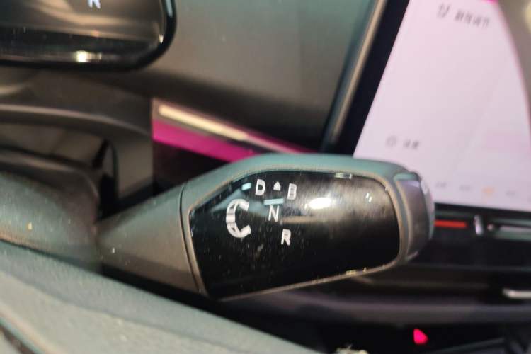 Used Volkswagen ID.UNYX 2024 Pro Long-Range Version Gear Lever