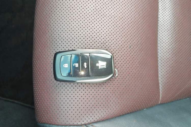 Used Toyota Crown 2018 2.0T Sport Edition
