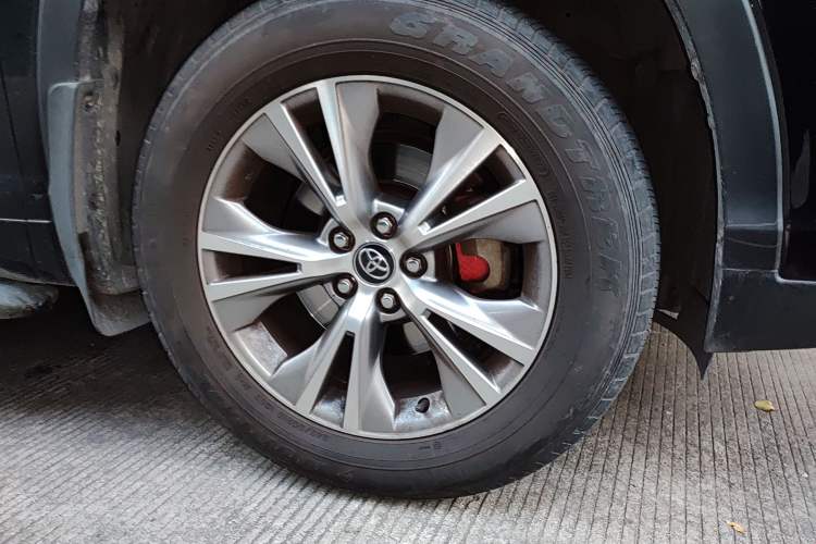 Used Toyota Highlander 2018 2.0T Two-Wheel Drive Elite Version 5 Seats China VI Standard
