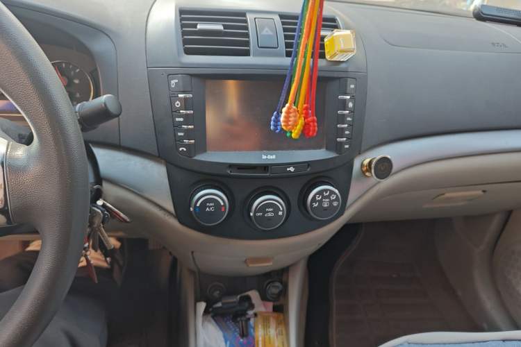 Used Changan Alsvin V5 2012 1.5L Manual Dream Edition