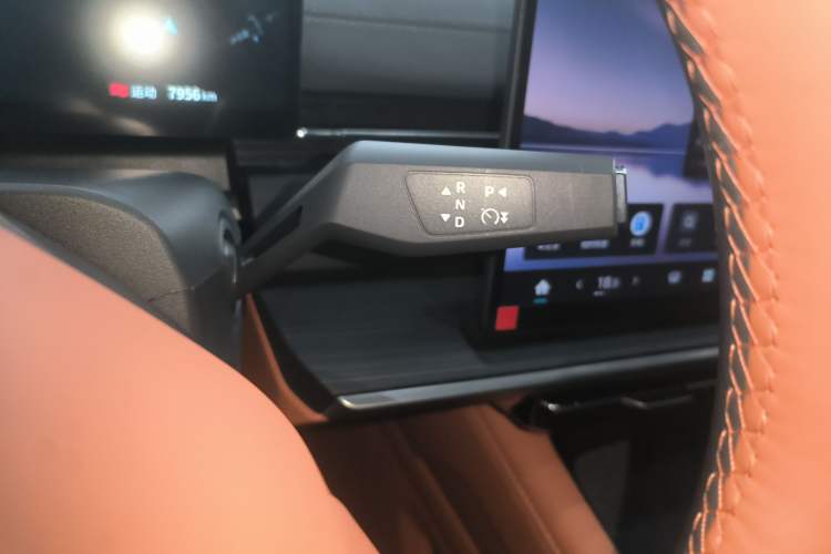 Used Dongfeng eπ eπ007 2025 Model Pure-Electric 565 All-Wheel-Drive Max Leading Edition Gear Lever