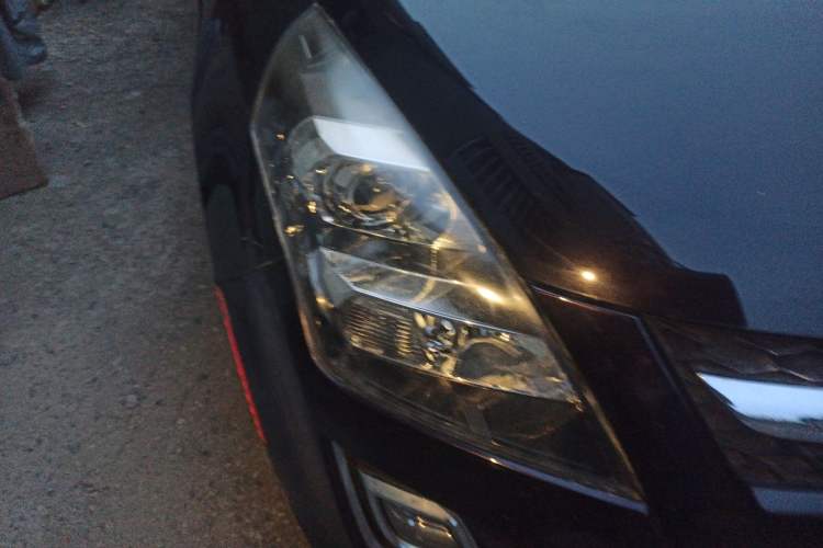 Used Mazda 8 2013 2.5L Deluxe Edition
