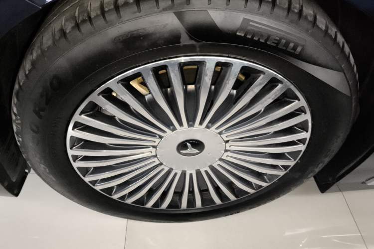 Used VOYAH Dream 2025 PHEV Four-Wheel-Drive Flagship Kunpeng Edition
