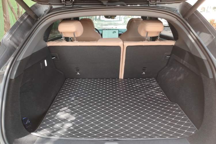 Used ARCFOX Alpha T5 2025 520 MAX Trunk