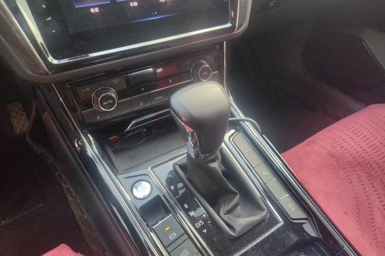 Used Volkswagen Phideon 2018 Revised Version 380TSI Two-Wheel Drive Business Edition