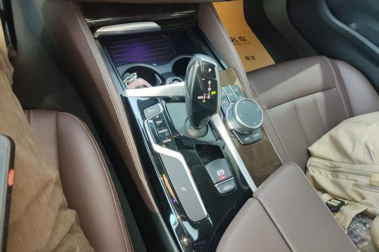 Used BMW 5 Series 2019 525Li Luxury Package