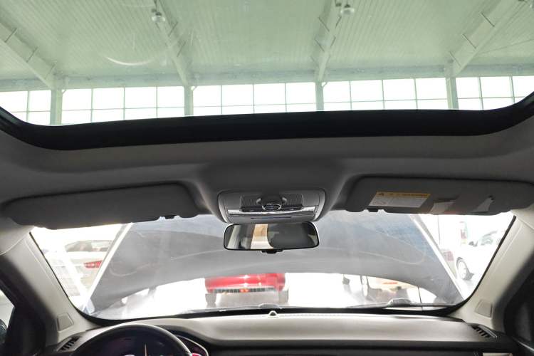 Used Roewe RX5 2020 20T Automatic Ali Smart Connectivity Beyond Intelligent Edition Headliner