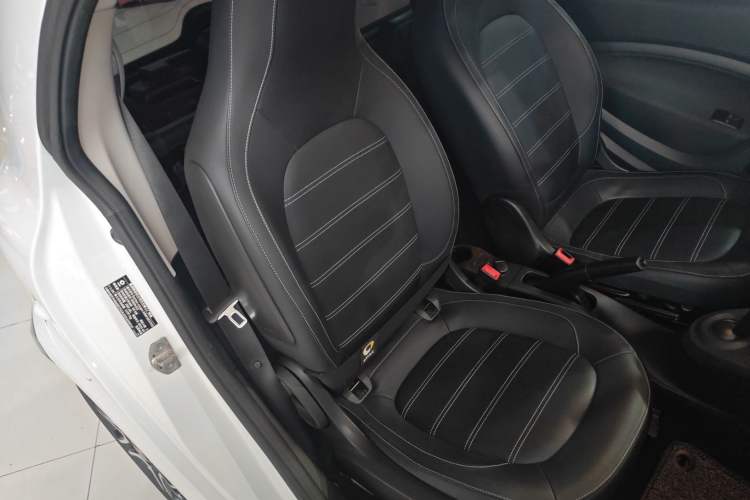 Used smart fortwo 2019 0.9T 66kW Hardtop Pioneer Edition China VI Right Front Seat