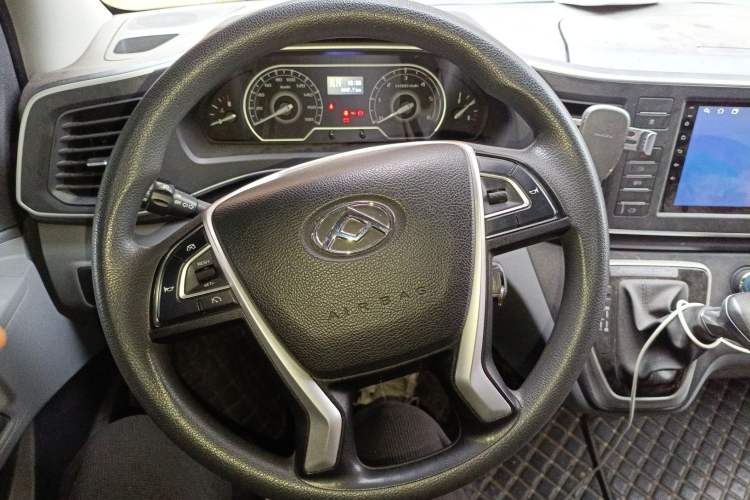 Used SAIC MAXUS Xintu V80 2021 2.0T PLUS AMT All-Rounder Mid-Height Roof 6/7/8/9-Seater
