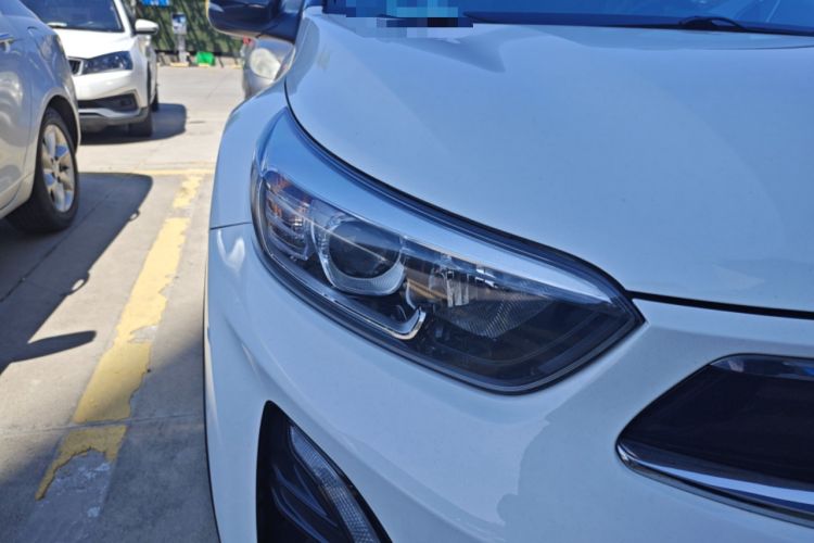 Used Kia kx1 Stonic 2021 1.4L CVT Fun & Sunroof Model Right Front Headlight