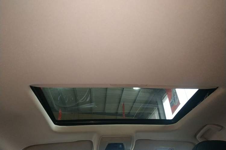 Used Zotye T500 2018 1.5T Manual Luxury Model Headliner