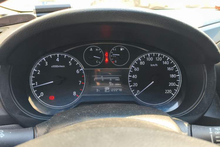 Used Nissan Tiida 2011 1.6L CVT Smart Version