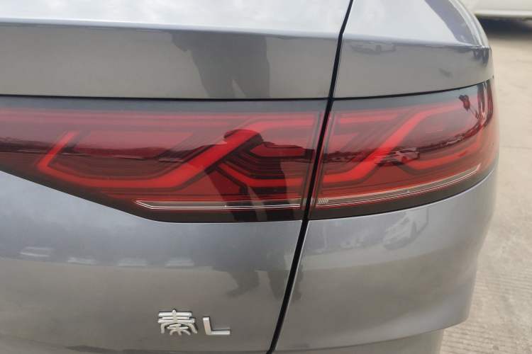 Used BYD Qin L 2024 DM-i 80KM Leading Model Right Rear Taillight