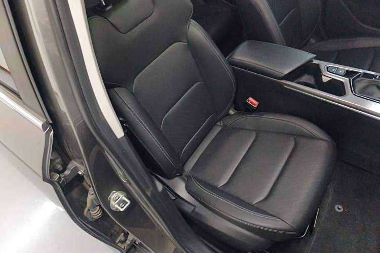 Used Geely Auto Emgrand 2022 4th Generation 1.5L CVT Luxury Model
