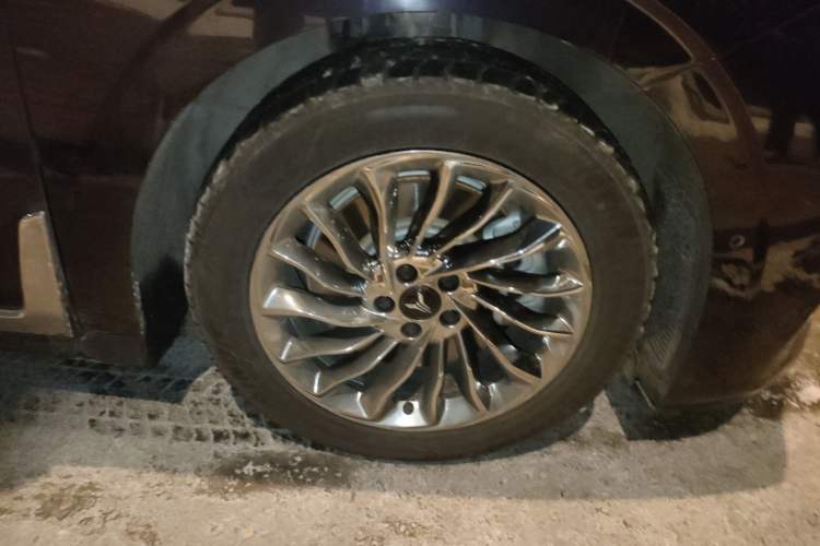 Used VOYAH Dream 2022 Low-Carbon Edition Dream+ Smart Enjoyment Package Right Front Wheel Hub