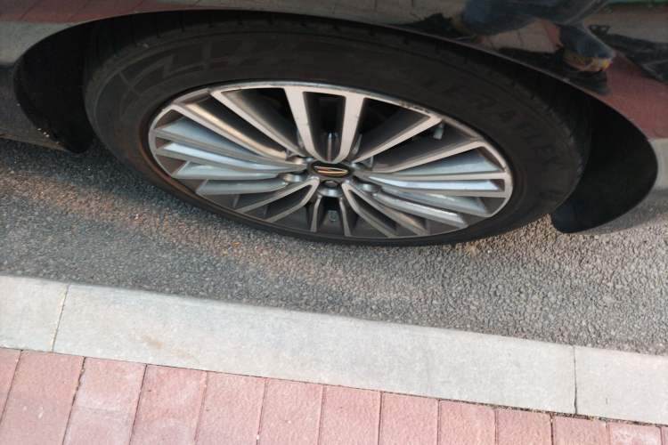 Used Hongqi H9 2020 2.0T Smart Connect Flagship Edition Right Front Wheel Hub