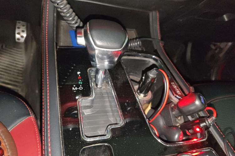 Used BAIC Off-Road BJ40 2019 2.0T Automatic Four-Wheel Drive Urban Hunter Edition Premium Model China V Emission Standard Gear Lever