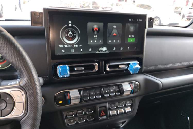 Used 212 T01 2025 2.0T Changfeng
