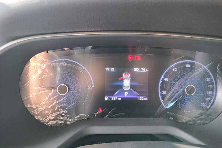 Used Hongqi E-QM5 2022 431 km Charge & Enjoy Edition
