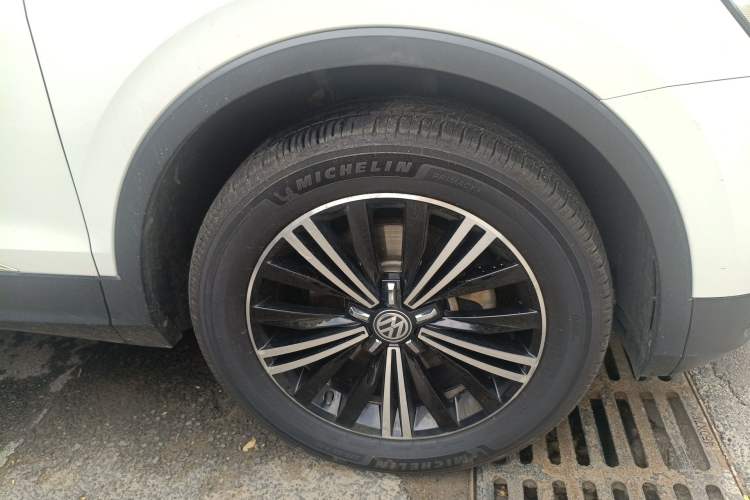 Used Volkswagen Tiguan L 2018 380TSI Automatic All-Wheel Drive Luxury Edition
