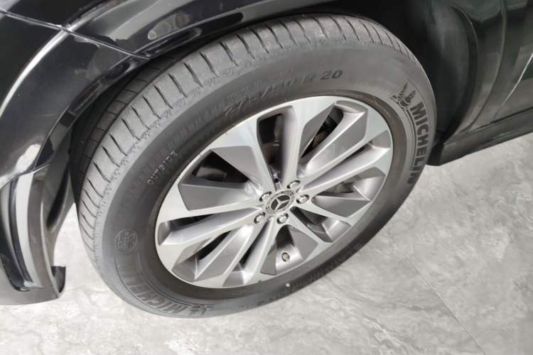 Used Mercedes-Benz GLE 2022 Facelifted GLE 350 4MATIC Fashion Edition Left Front Wheel Hub