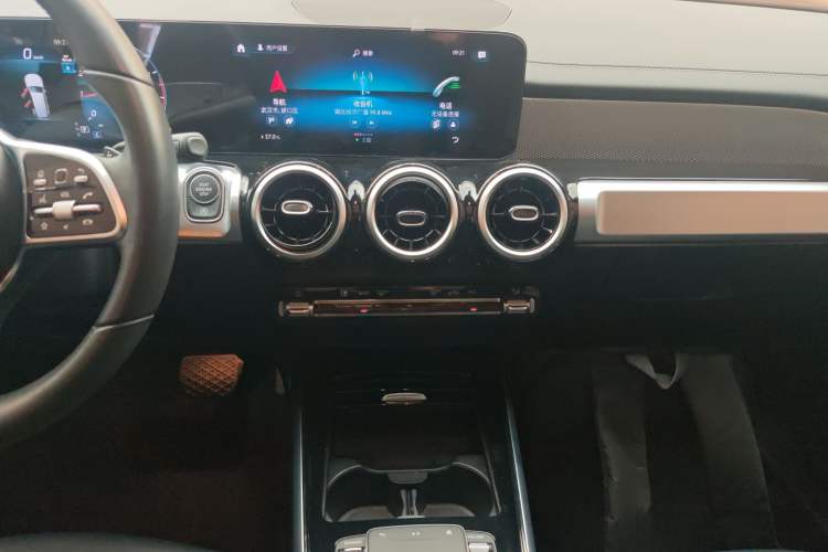 Used Mercedes-Benz GLB 2023 Refresh GLB 200 Fashion Edition